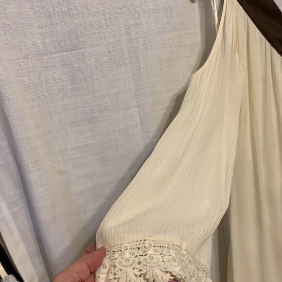 Virgin Only designed in Los Angeles cold shoulder dress w/V-neck front/back NWT - Picture 3 of 10